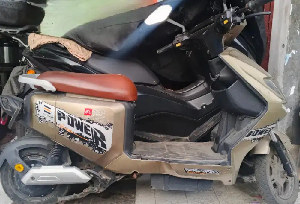 DIJUAL SEMI MOTOR LISTRIK