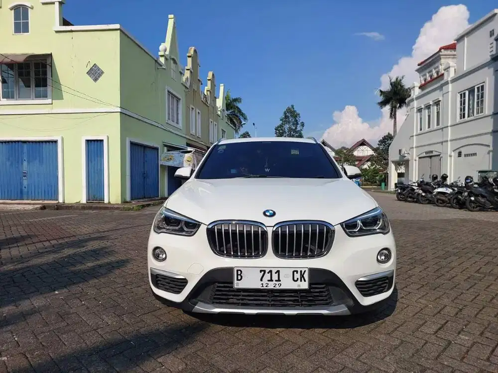 DIJUAL SUPER SANTAI BMW X1 1.5 2019 PUTIH. BARANG APIK. SIAP PAKAI