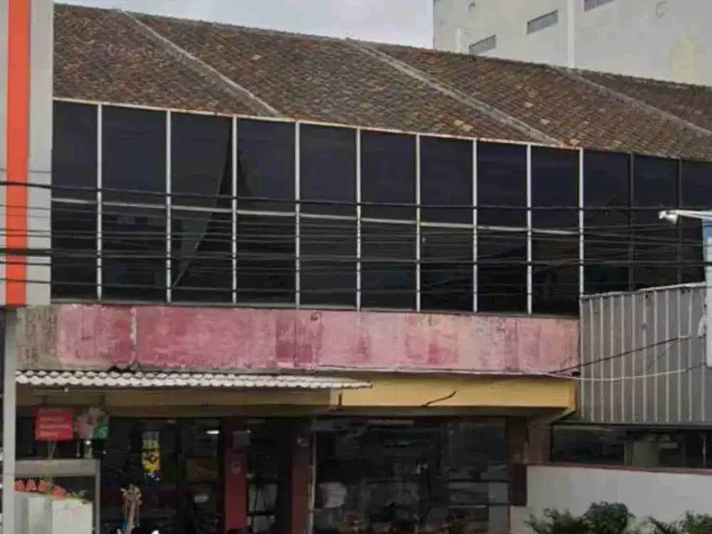 Di sewakan  unit bagus dan keren  ex resto,   di jalan  utama  Grand Galaxy,  Bekasi