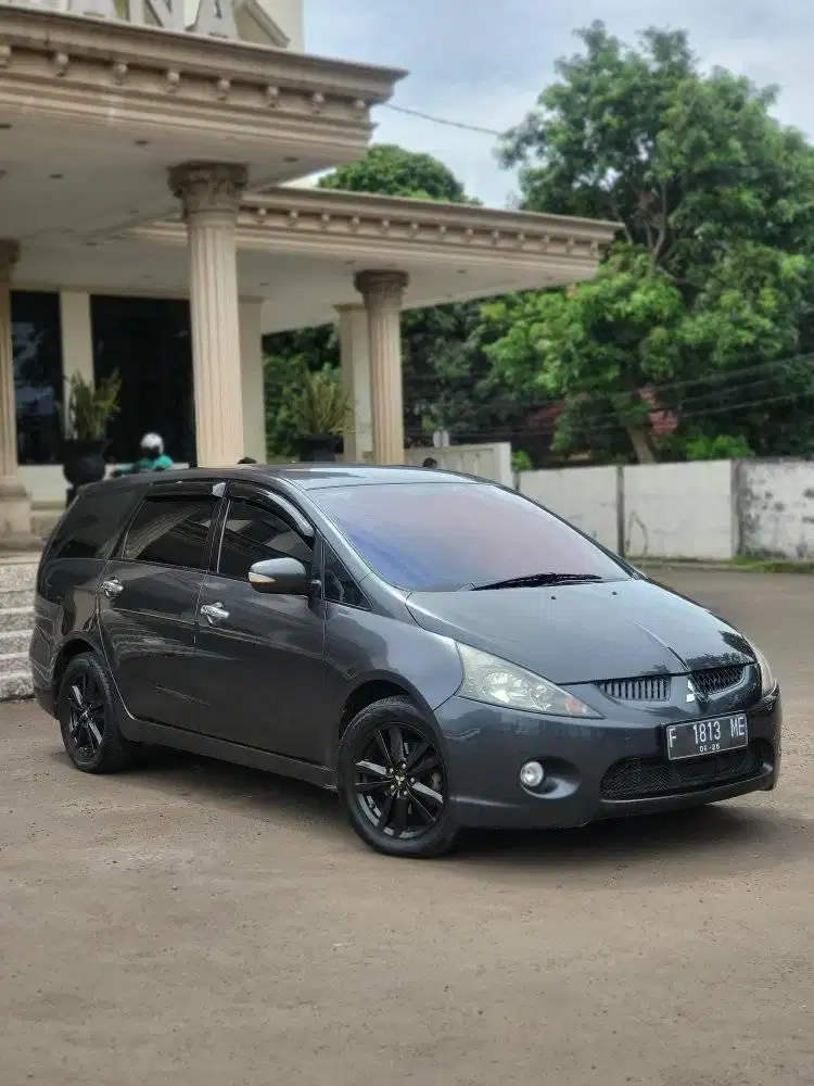 JUAL CEPAT Mitsubishi Grandis Mivec 2.4 AT 2008 (Last Edition)