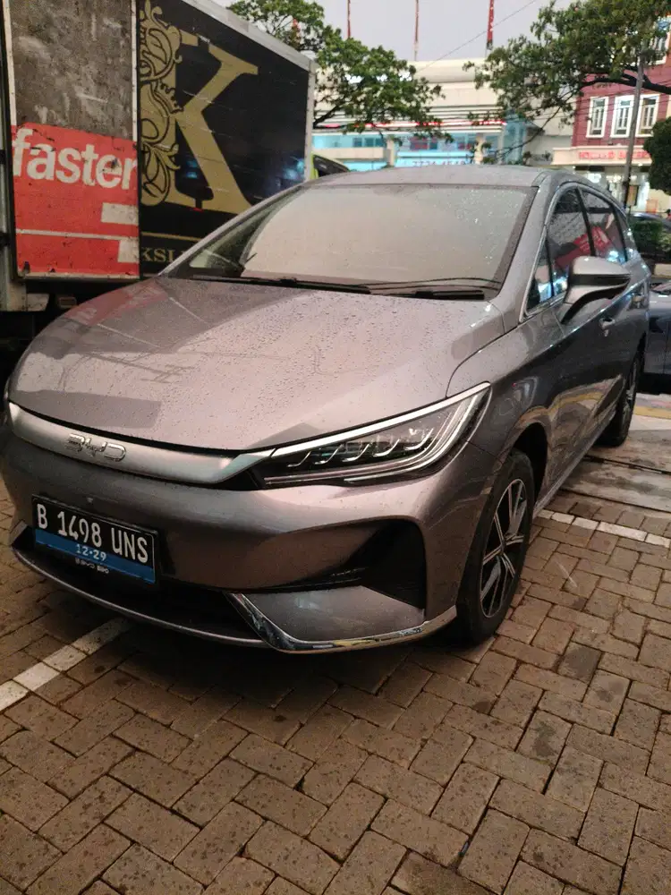 BYD M6 2024 Listrik