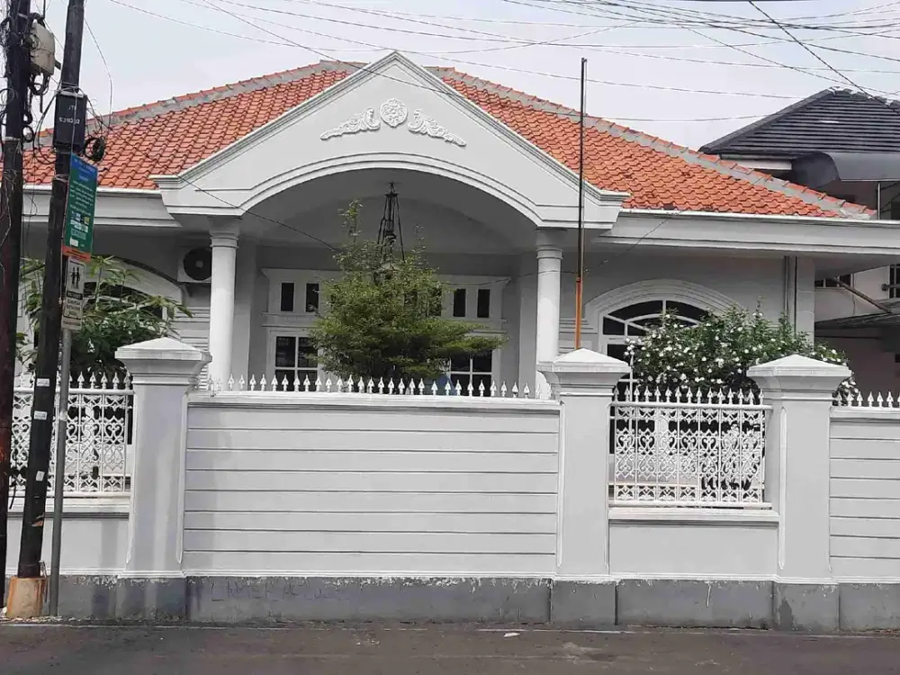 Rumah Luas di komplek Pertamina Jati Rawamangun