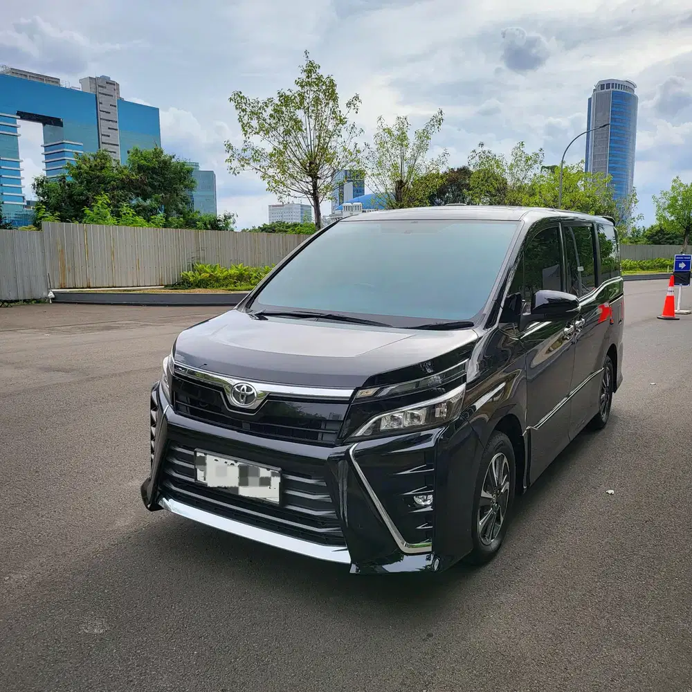 Toyota Voxy 2019