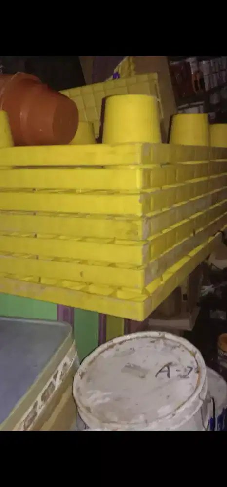 Jual palet plastik ukuran 120x100 kondisi 70 %