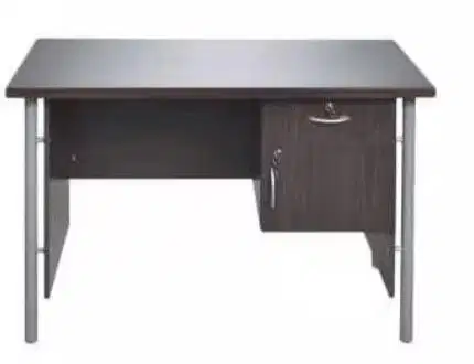 Meja kerja masih mulus