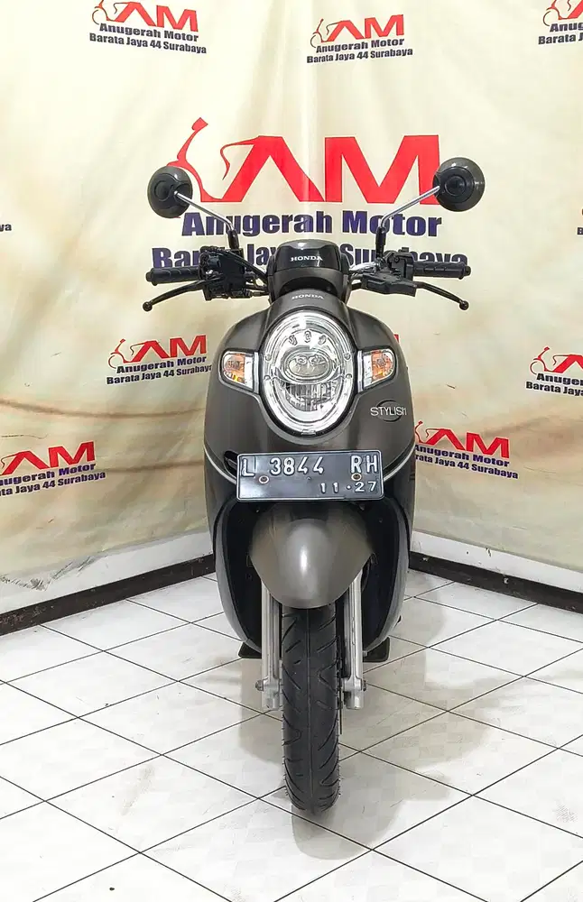 Honda scoopy stylish Tahun 2017 warna Abu Abu