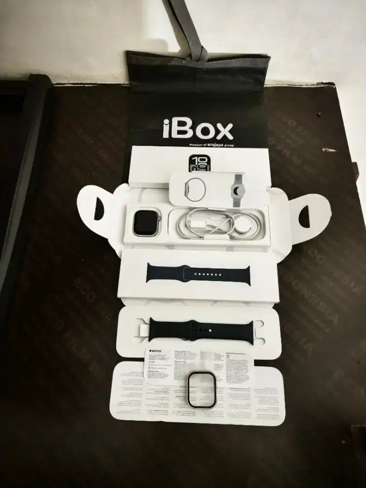 Apple watch Series 10 46mm Silver IBOX Resmi garansi on mulus original