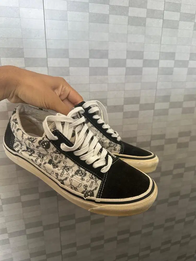 Sepatu Vans second
