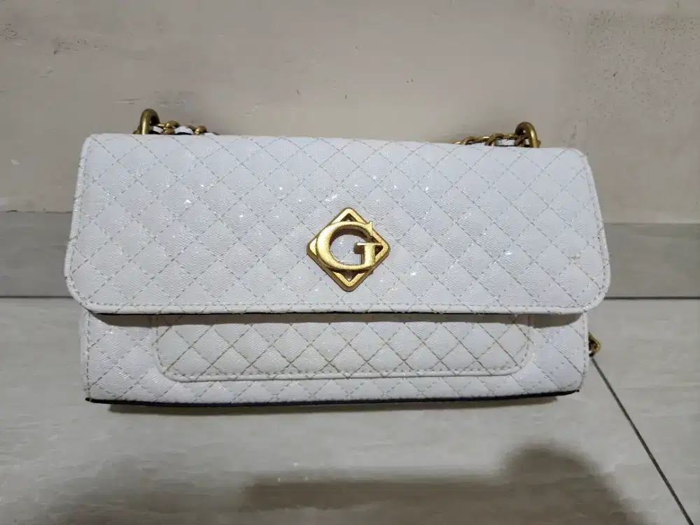 tas Guess warna putih