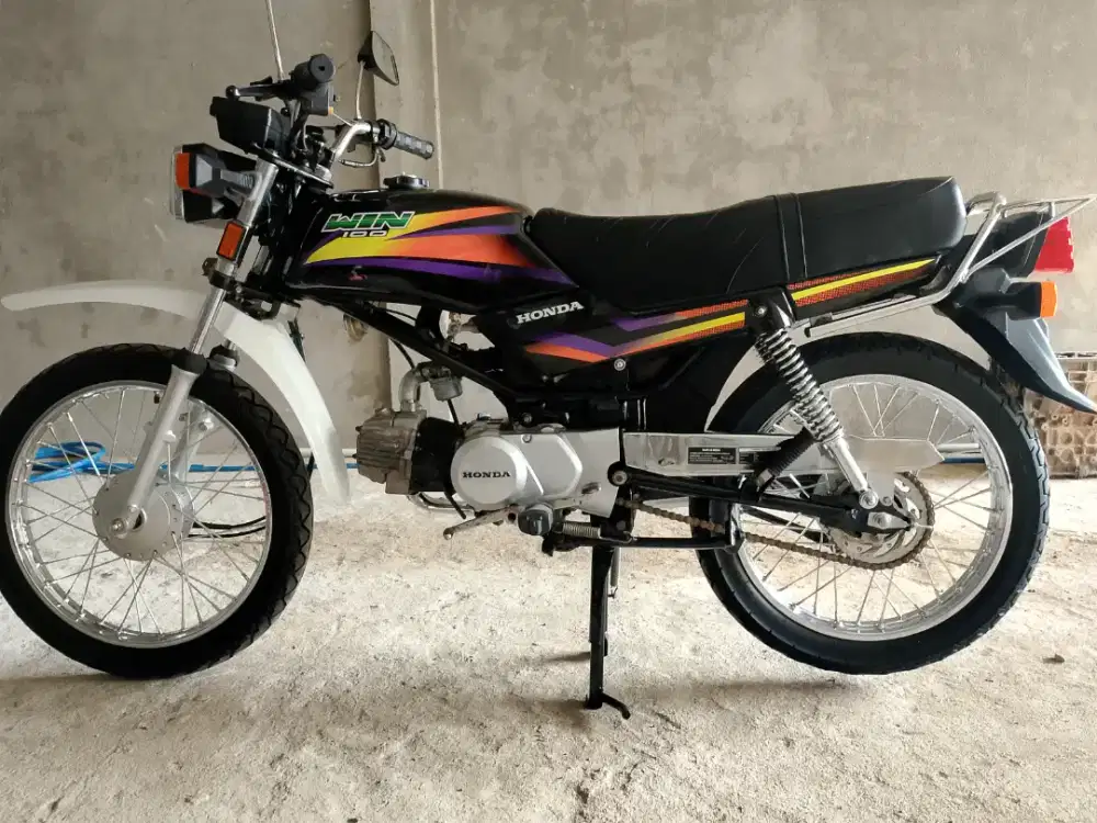 Honda win 100 Tahun 2005