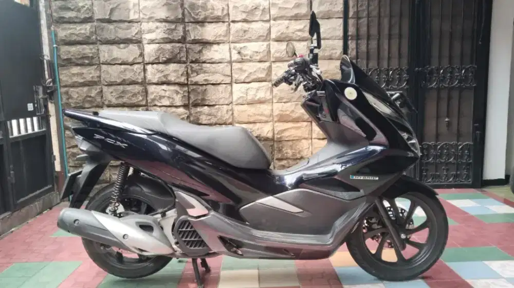 Honda PCX 2018 ABS Hybrid KM rendah warna bunglon