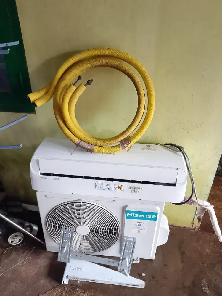 AC Rumah 1/2 PK Hisense lengkap/Low Watt  spt Baru pemakai 9bln