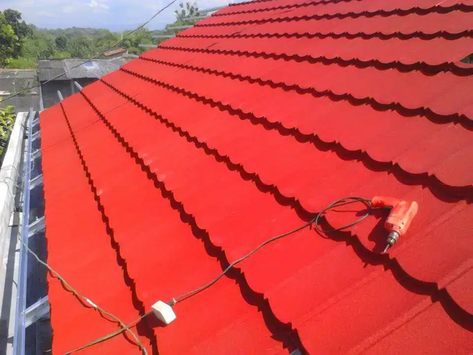 Baja Ringan KENCANA Ahli Renovasi Atap Lapuk Pasti Beres dan AWET