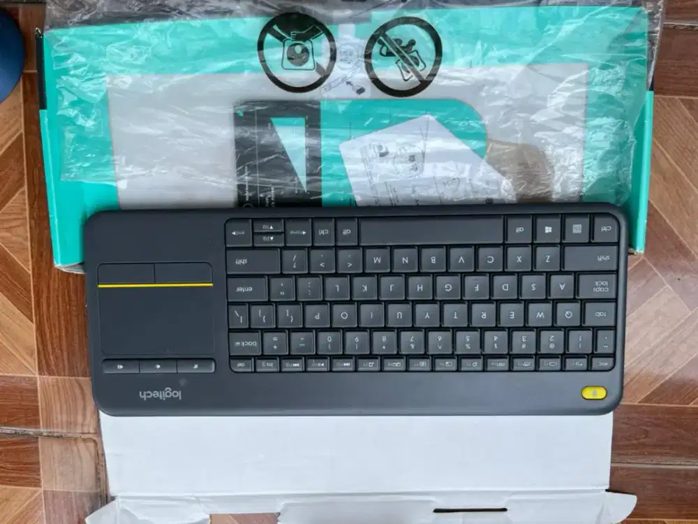 Keyboard Logitech K400+ & mouse Logitech M331