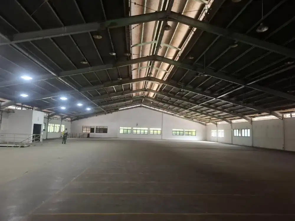 Gudang dan kantor 2 lantai siap huni di Kawasan Industri Pulogadung