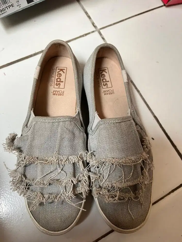 SEPATU KEDS SECOND