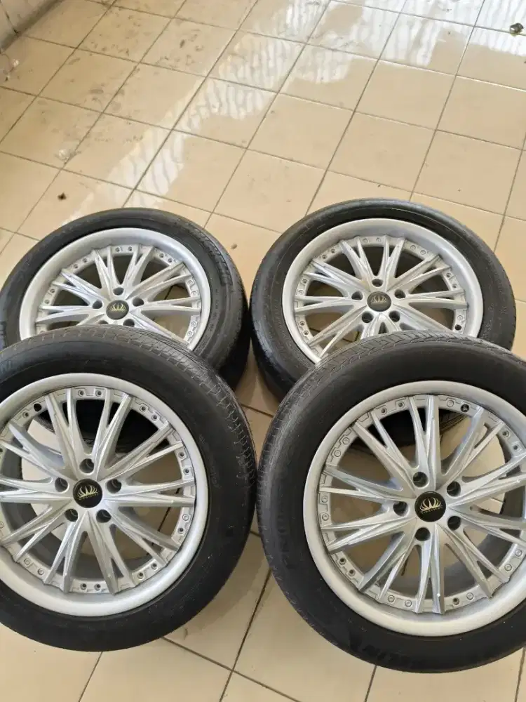 Velg R18 made in taiwan 18x8jj ET45 5x114pcd komplit ban seragam