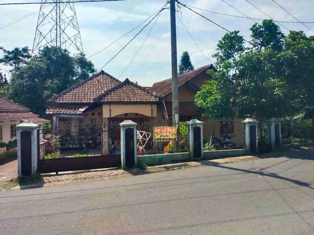 RUMAH LUAS PINGGIR JALAN RAYA CIBALANARIK TASIKMALAYA