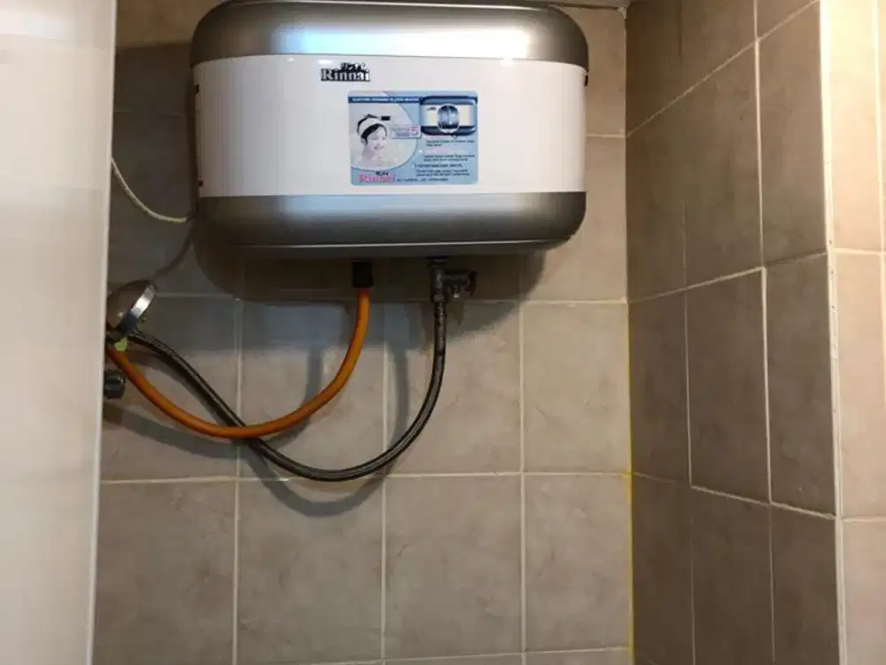 ready disewa unit apartemen green lake sunter,studio furnished,ac dan waterheater,luas 20,lantai tinggi,view danau