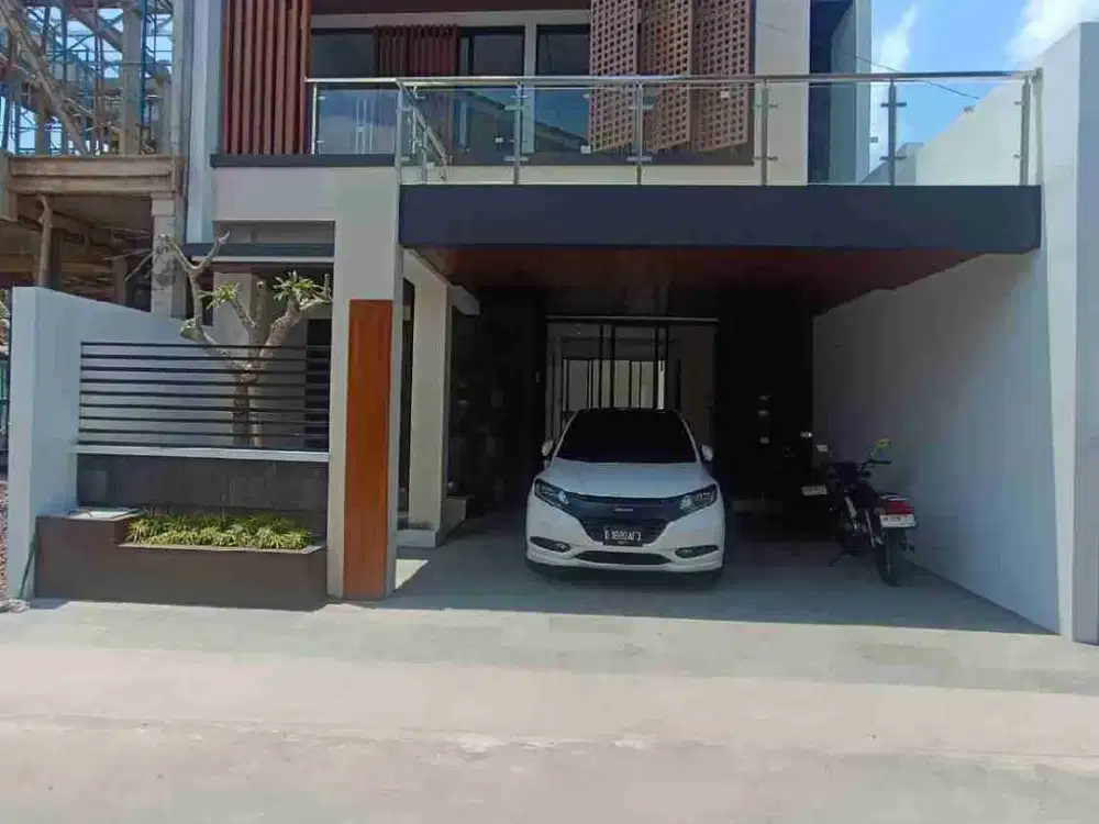 DIJUAL CEPAT RUMAH MEWAH TEPI JLN ASPAL DEKAT UGM KOLAM RENANG PRIBADI PALAGAN