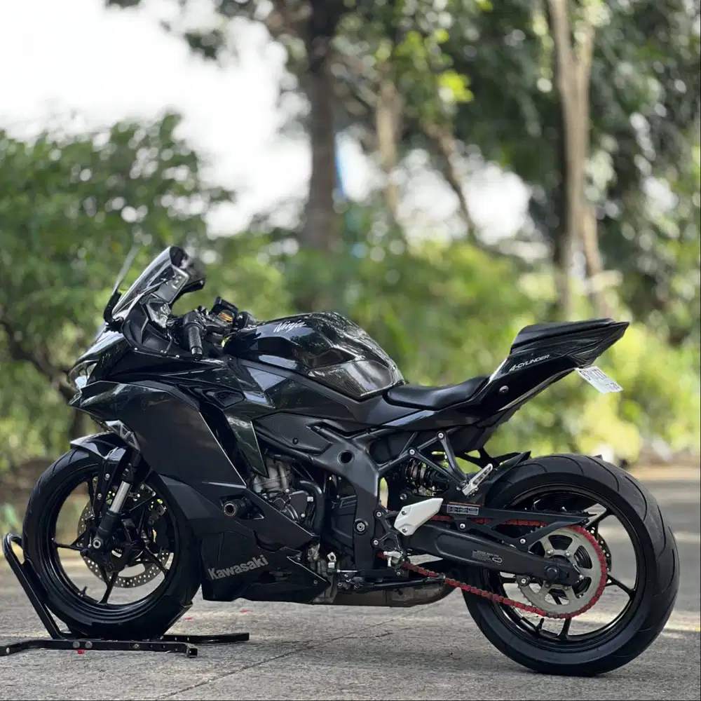 KAWASAKI ZX25R NON ABS TFT 2022 HITAM KM LOW PAJAK PANJANG RASA BARU