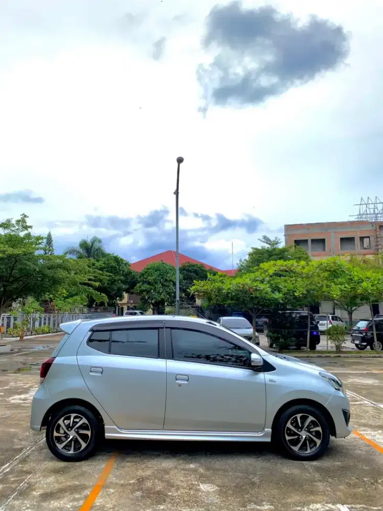 Daihatsu Ayla type R 1.2cc 2017