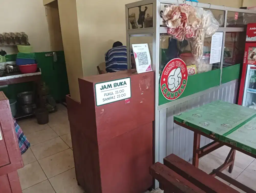 DI CARI PEGAWAI LAKI2