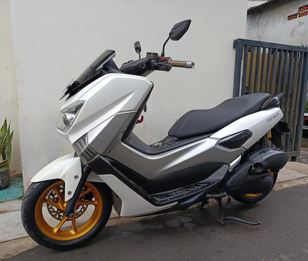 DI JUAL CEPAT nmax old non abs 2018 siap pakai