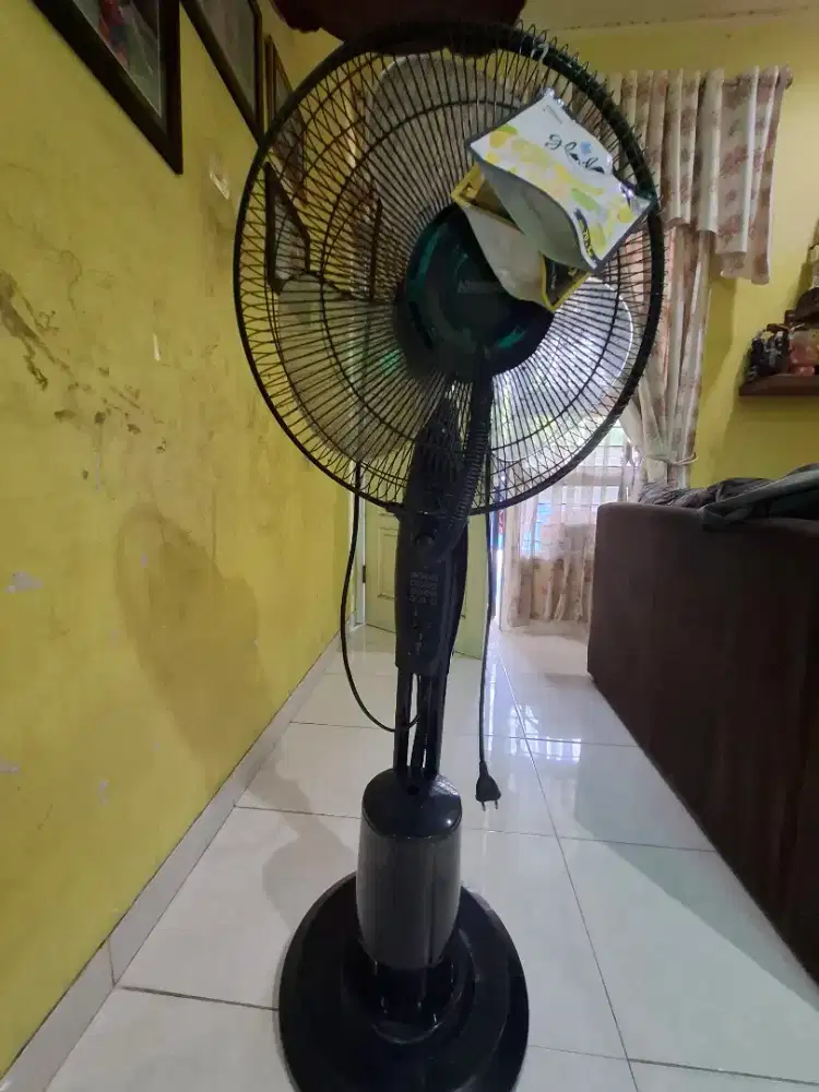 Kipas angin merek Krisbow