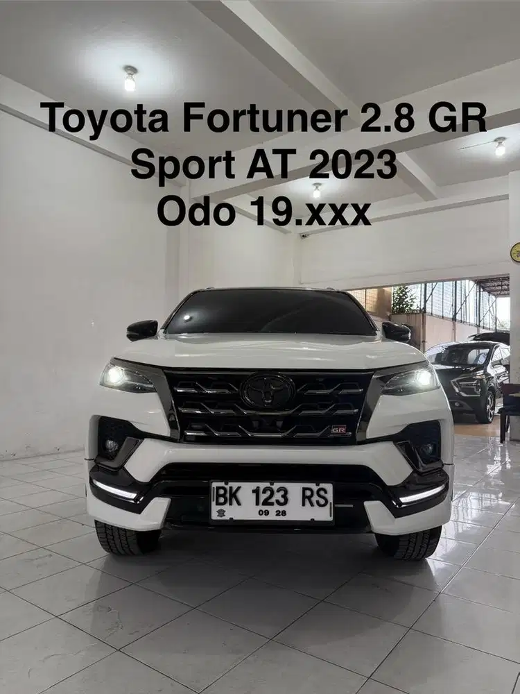 Odo 19.xxx Toyota Fortuner 2.8 GR Sport AT 2023
