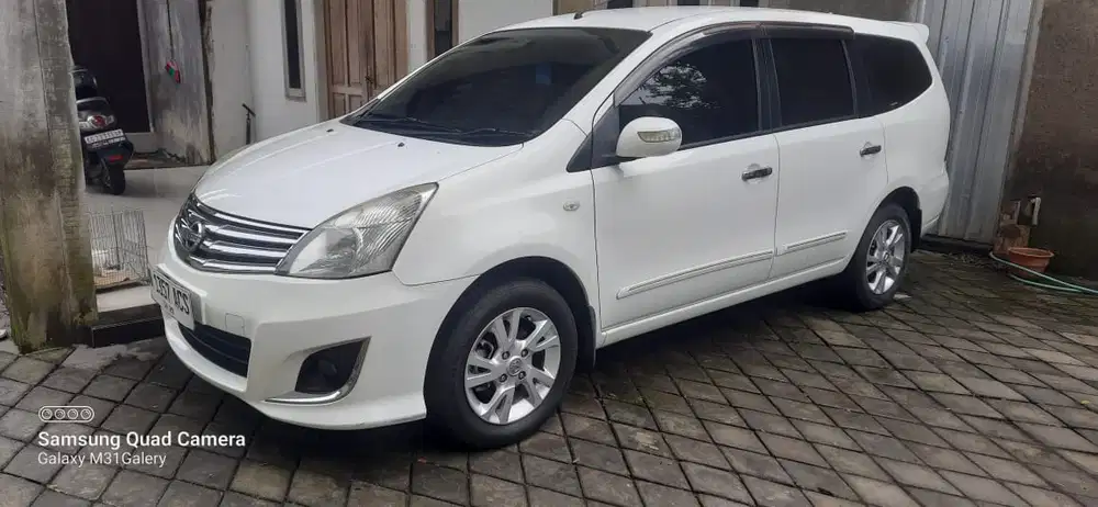 Nissan Grand livina 2012 Bensin