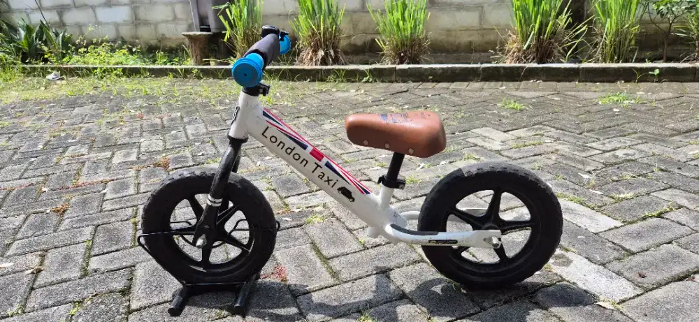Sepeda Anak London Taxi Balance Bike 12 Inch - White