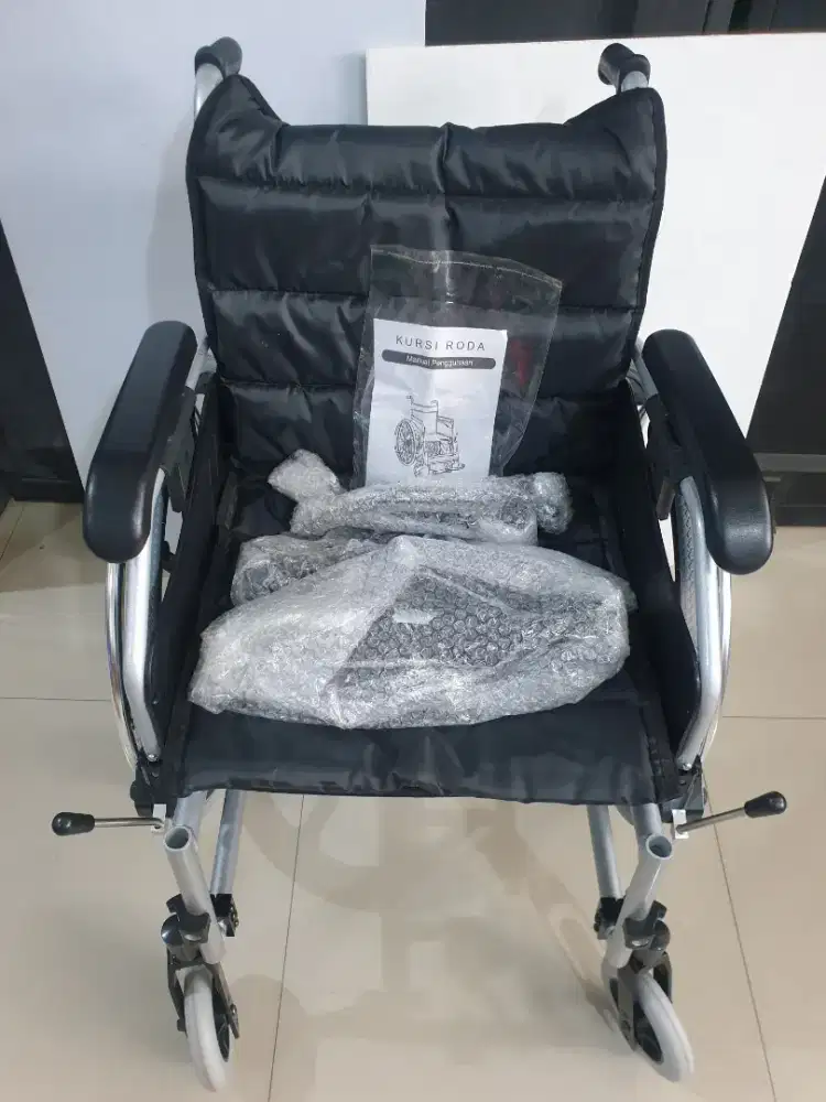 Kursi roda brand GEA FS 950 LBPQ second