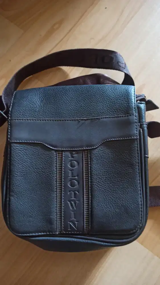 Garage Sale!! Dijual tas selempang Polo