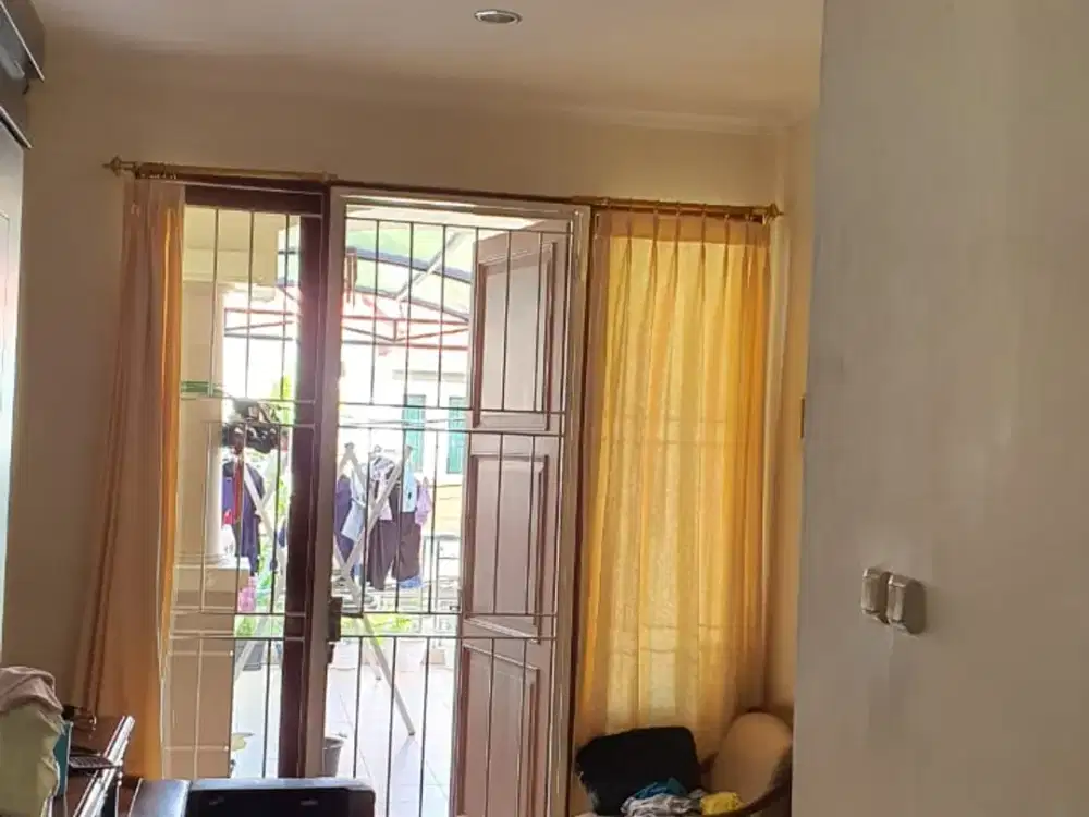 Rumah 2 Lantai Bagus di Cluster Taman Puspa Harapan Indah - Lokasi Strategis