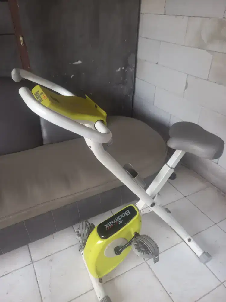 Sepeda Statis merk bodimax