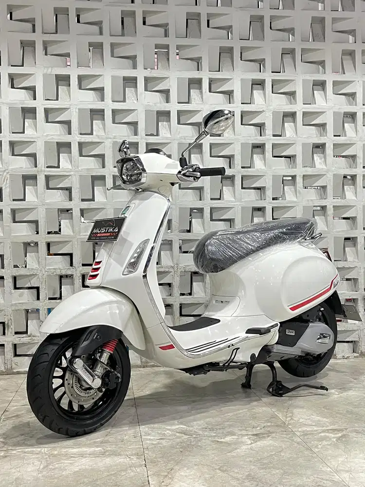 Terbatas!! Vespa Sprint  S 150 ABS th 2022 - Ayu Mustika