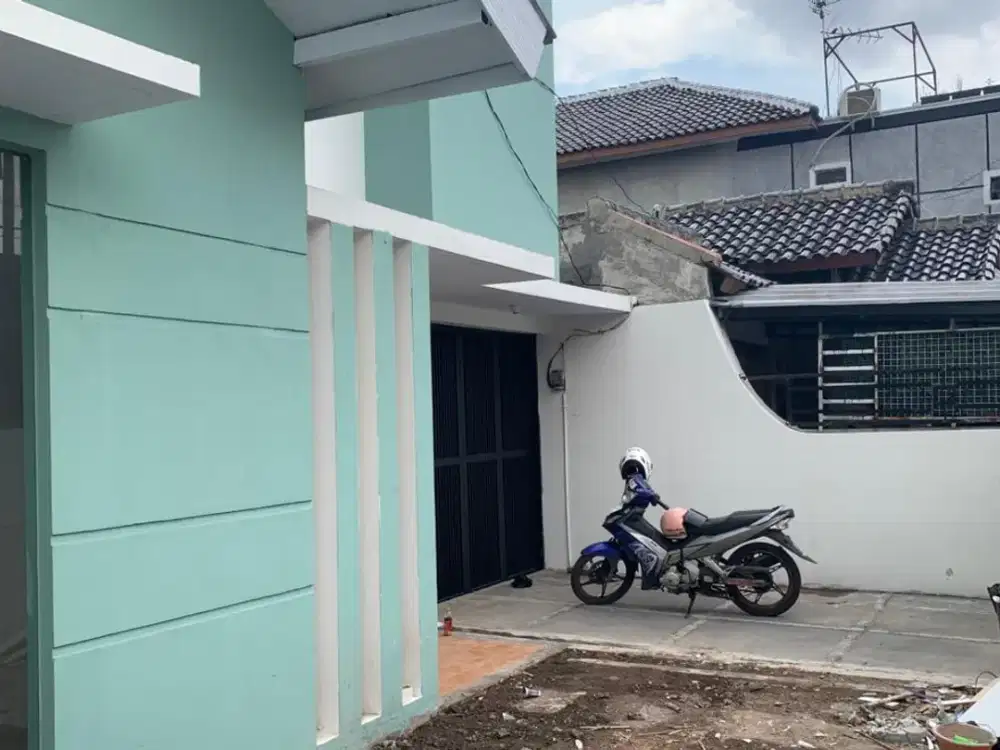 DIJUAL RUMAH MINIMALIS BARU RENOVASI JALAN BESAR MARGAHAYU RAYA, LOKASI STRATEGIS !