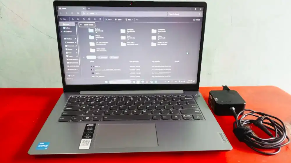 Lenovo ldeapad Slim 3 (14) Intel Core i3 8/256 
‎