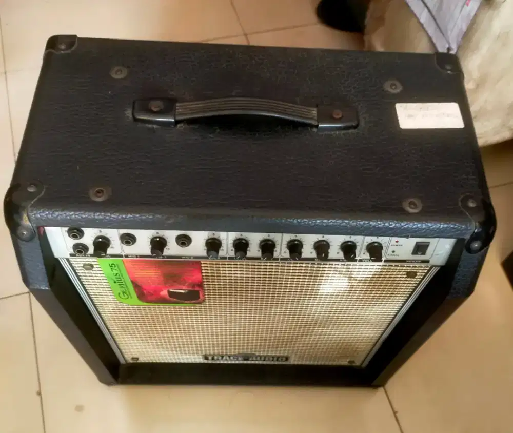 Power amplifier Gitar Merek Genius speaker 12 inc power output 100 Wat