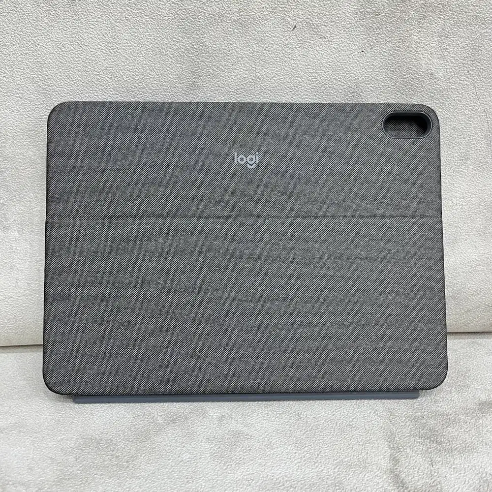 Logitech Combo Touch Keyboard Case for iPad Air 11 inch second