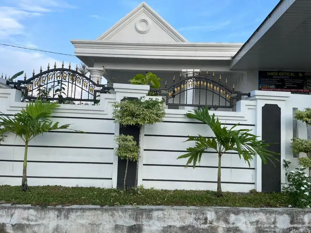 Rumah pribadi dan kebun dibelakang rumah