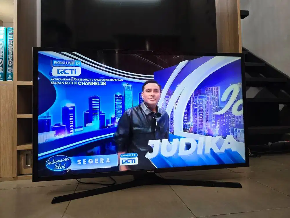 DIJUAL TV LED DIGITAL SAMSUNG 43 MULUS BAGUS