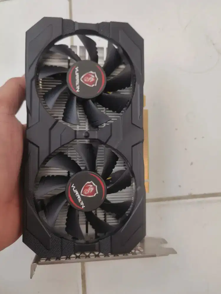 VGA VURRION RX 580 VRAM 8GB GDDR5 baru 3 bulan pakai, nego tipis aja.
