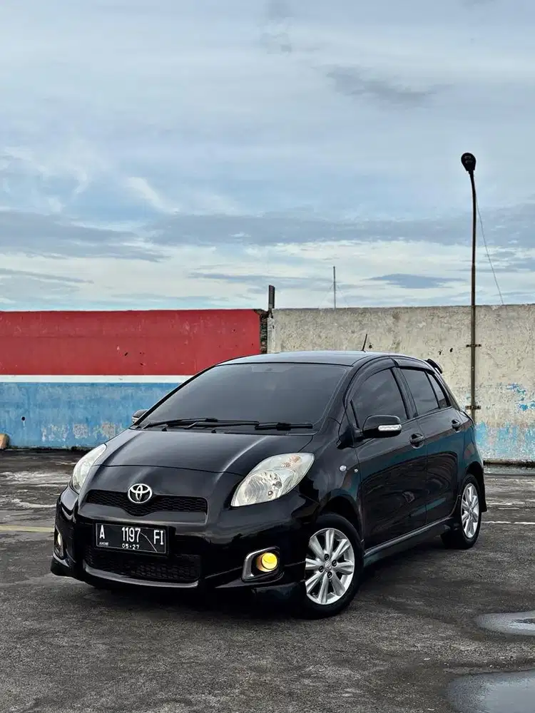 (CASH)Toyota Yaris E a/t 2012