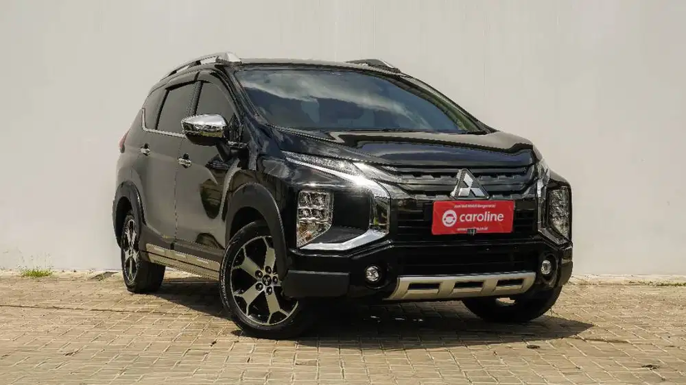 MITSUBISHI XPANDER 1.5 CROSS PREMIUM AT 2021 HITAM - GARANSI 1THN