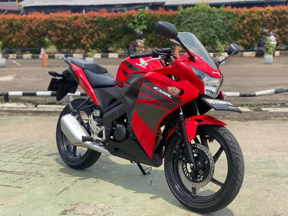 Honda CBR 150 150R 150 R CBU 2013