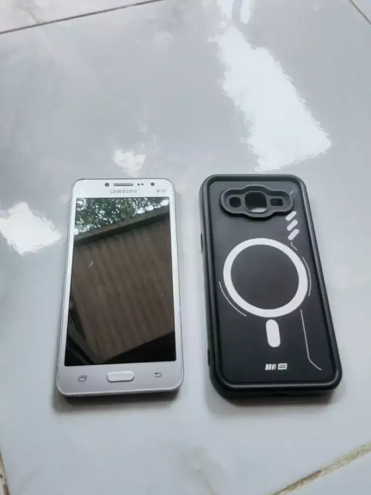 Samsung galaxy j2 prime bagus simpanan dari baru