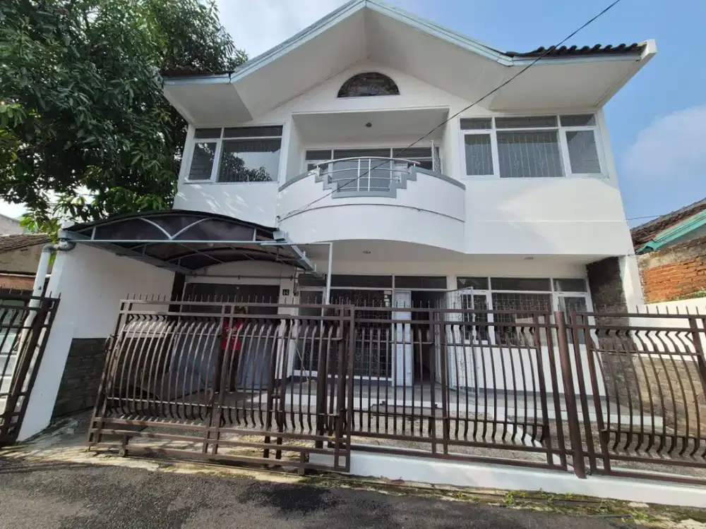 Sewa Rumah Rapih 2 Lt di Ancol Timur Bandung