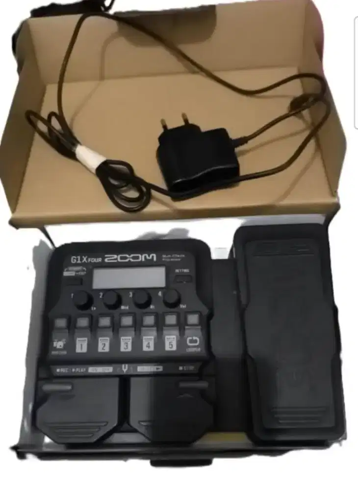 ZOOM G1X FOUR FULL SET